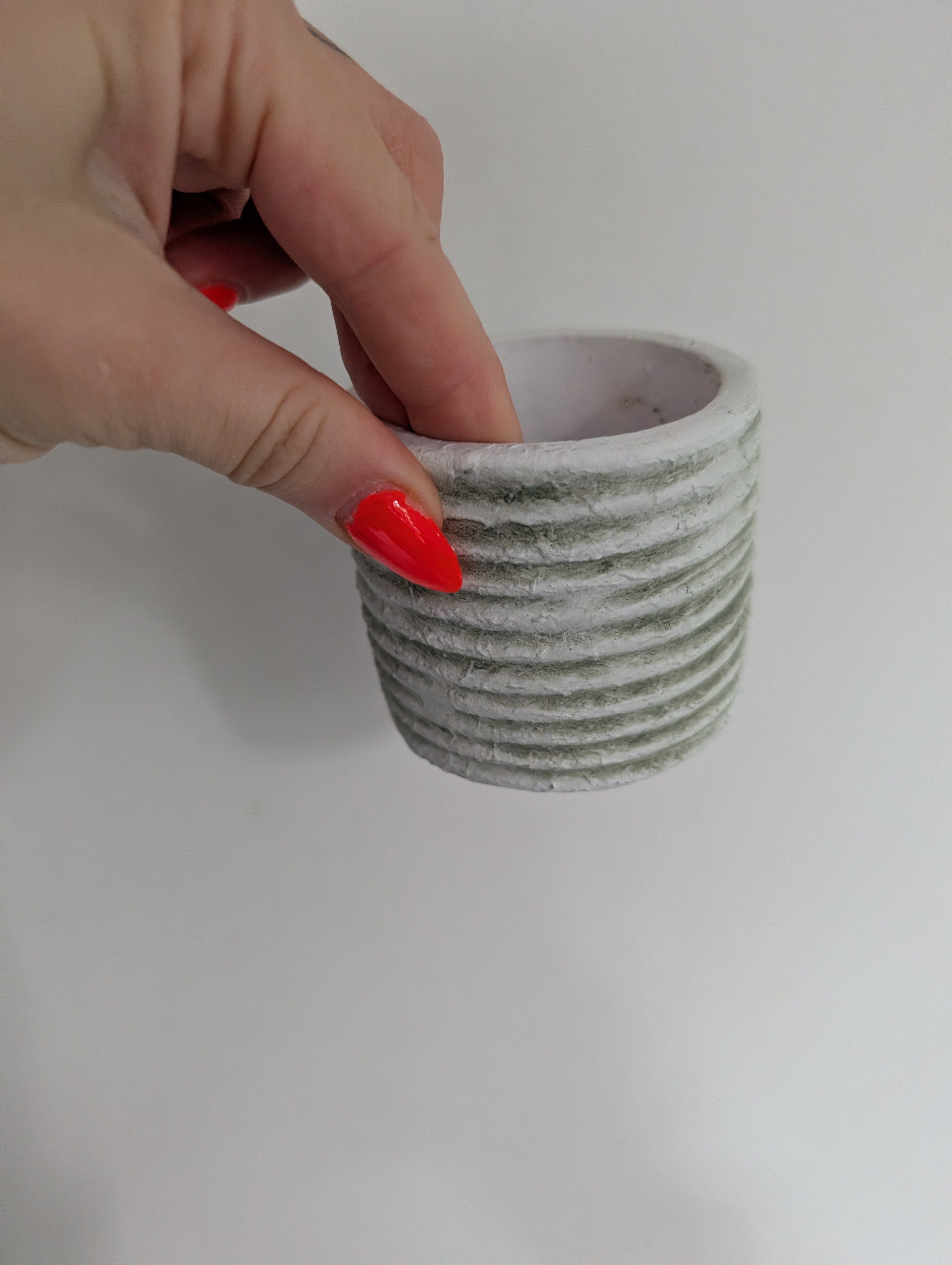 6cm Ribbed Concrete Planter